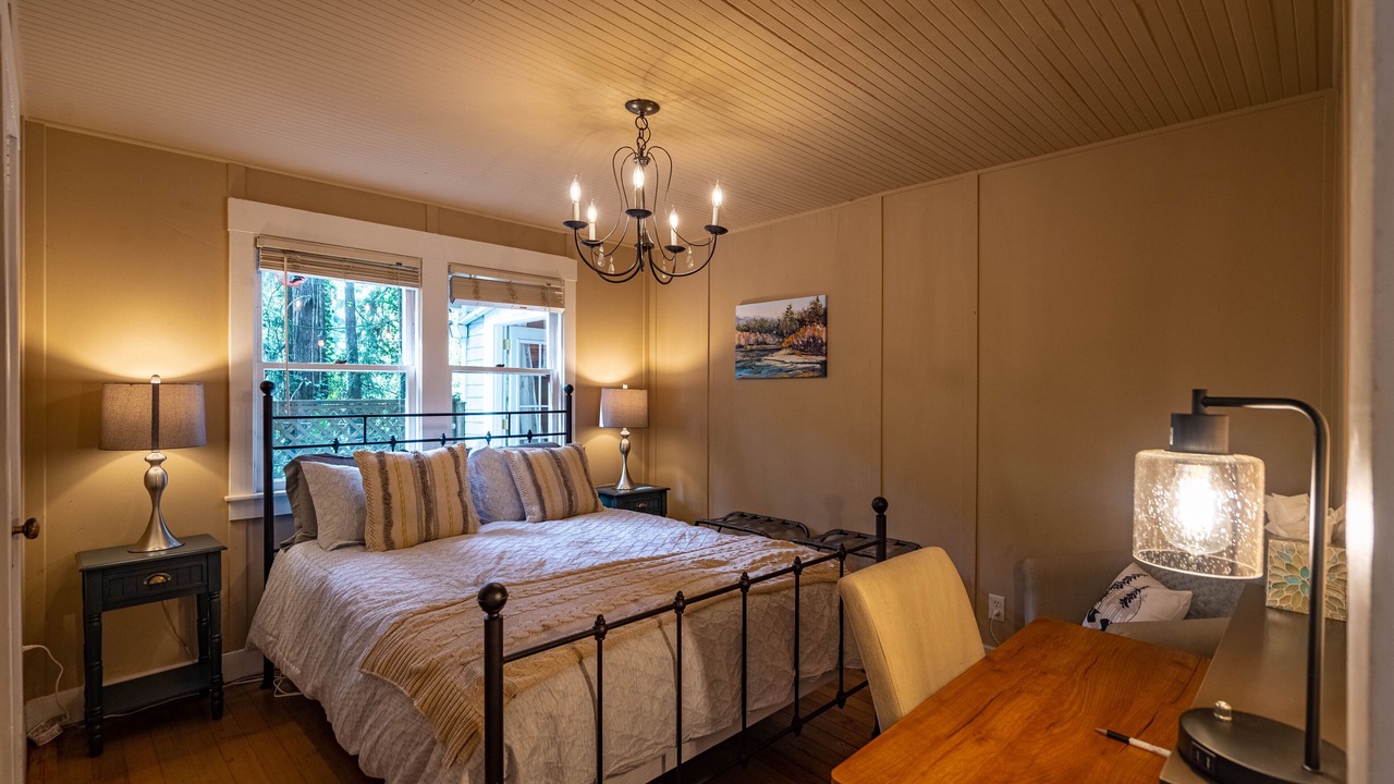 Photo of Bedroom in Monte Rio