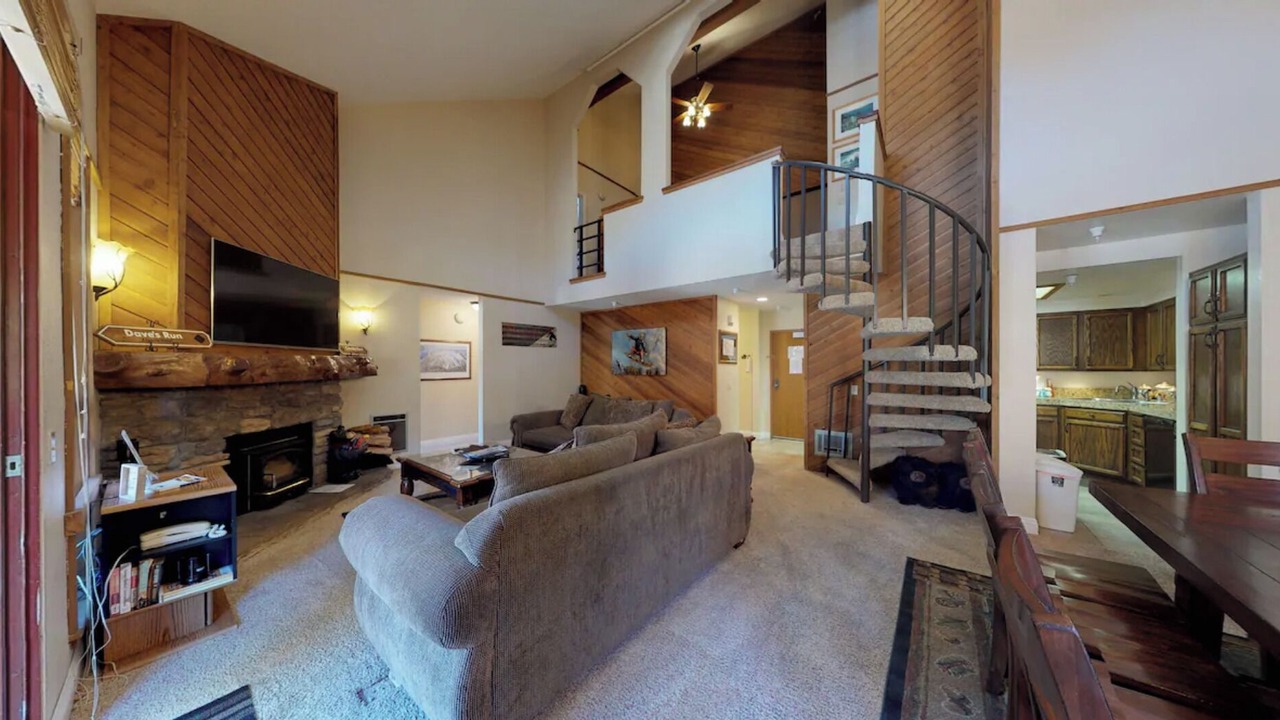 Photo of Bedroom in Mammoth Lakes
