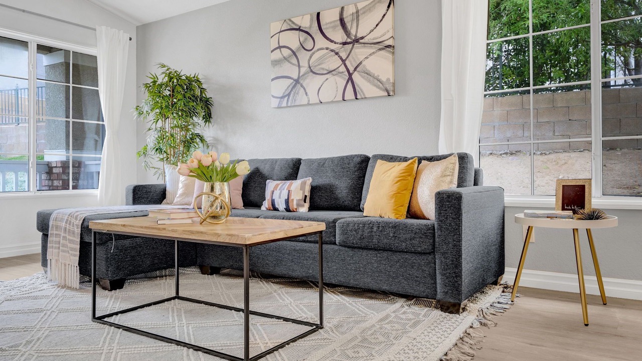 Photo of Livingroom in Stevenson Ranch