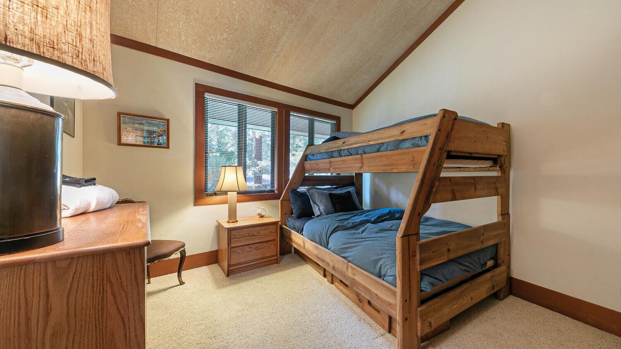 Photo of Bedroom in Tahoe Tavern