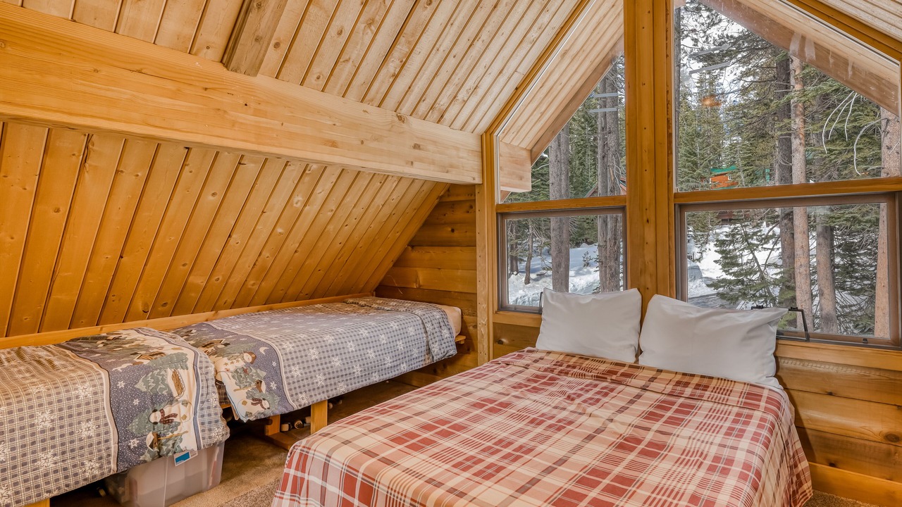 Photo of Bedroom in Serene Lakes