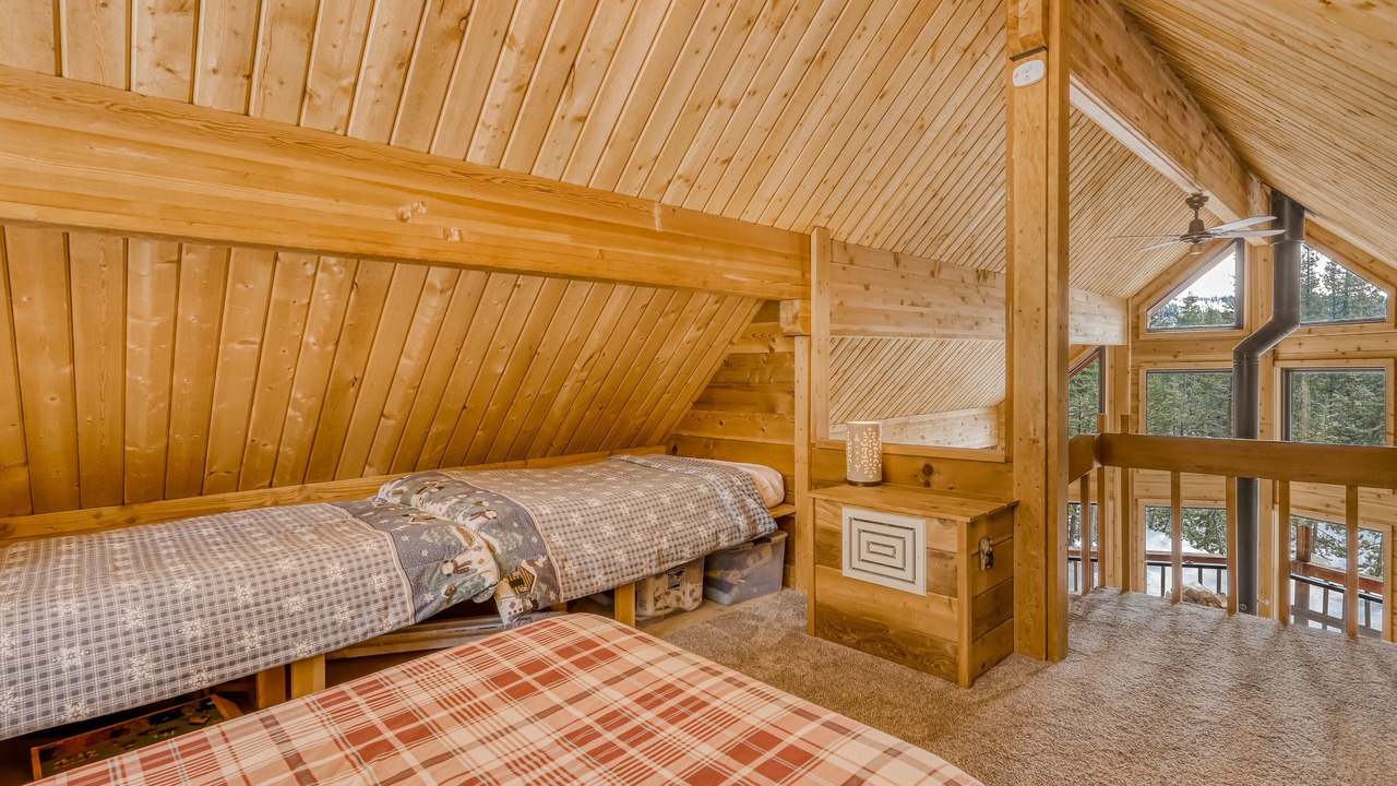 Photo of Bedroom in Serene Lakes