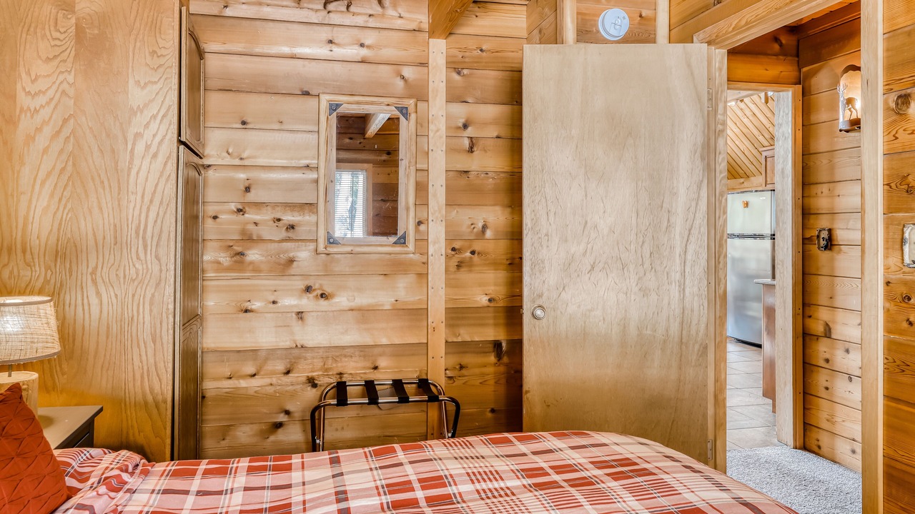 Photo of Bedroom in Serene Lakes