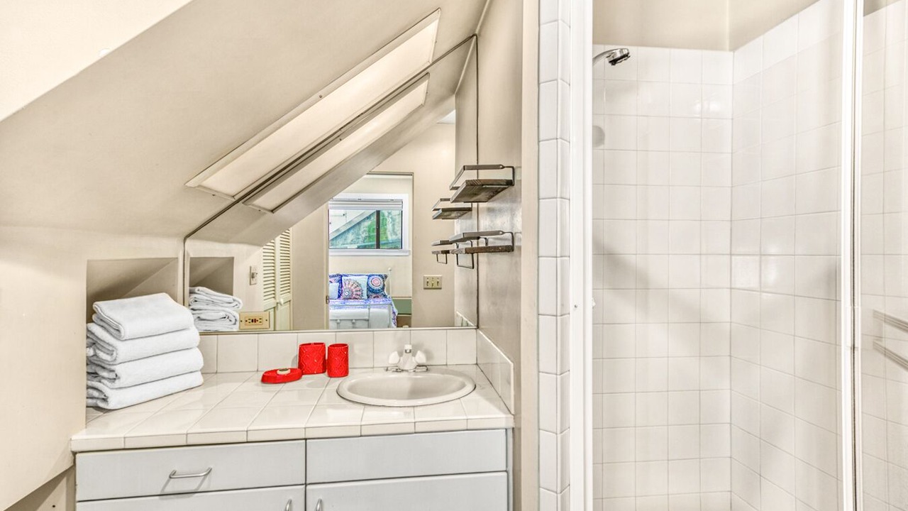 Photo of Bathroom in Avalon