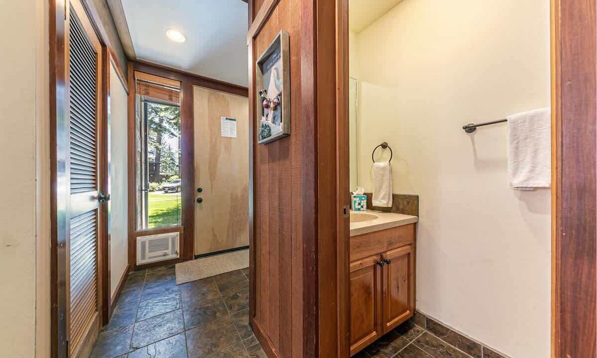 Photo of Bathroom in Tahoe Tavern