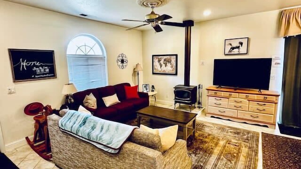 Photo of Livingroom in Ahwahnee