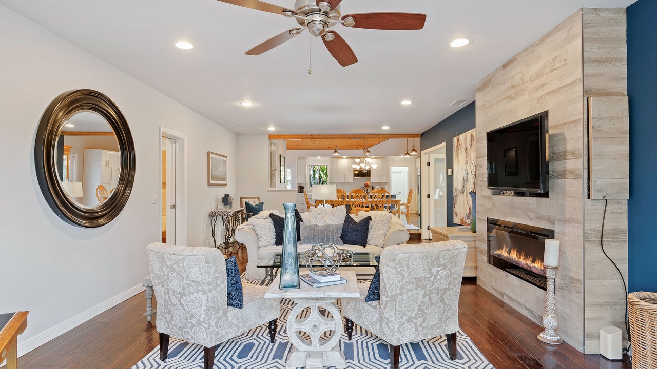 Photo of Livingroom in West Mesa