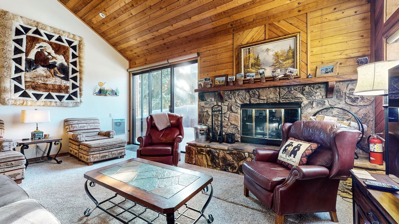 Photo of Bedroom in Mammoth Lakes