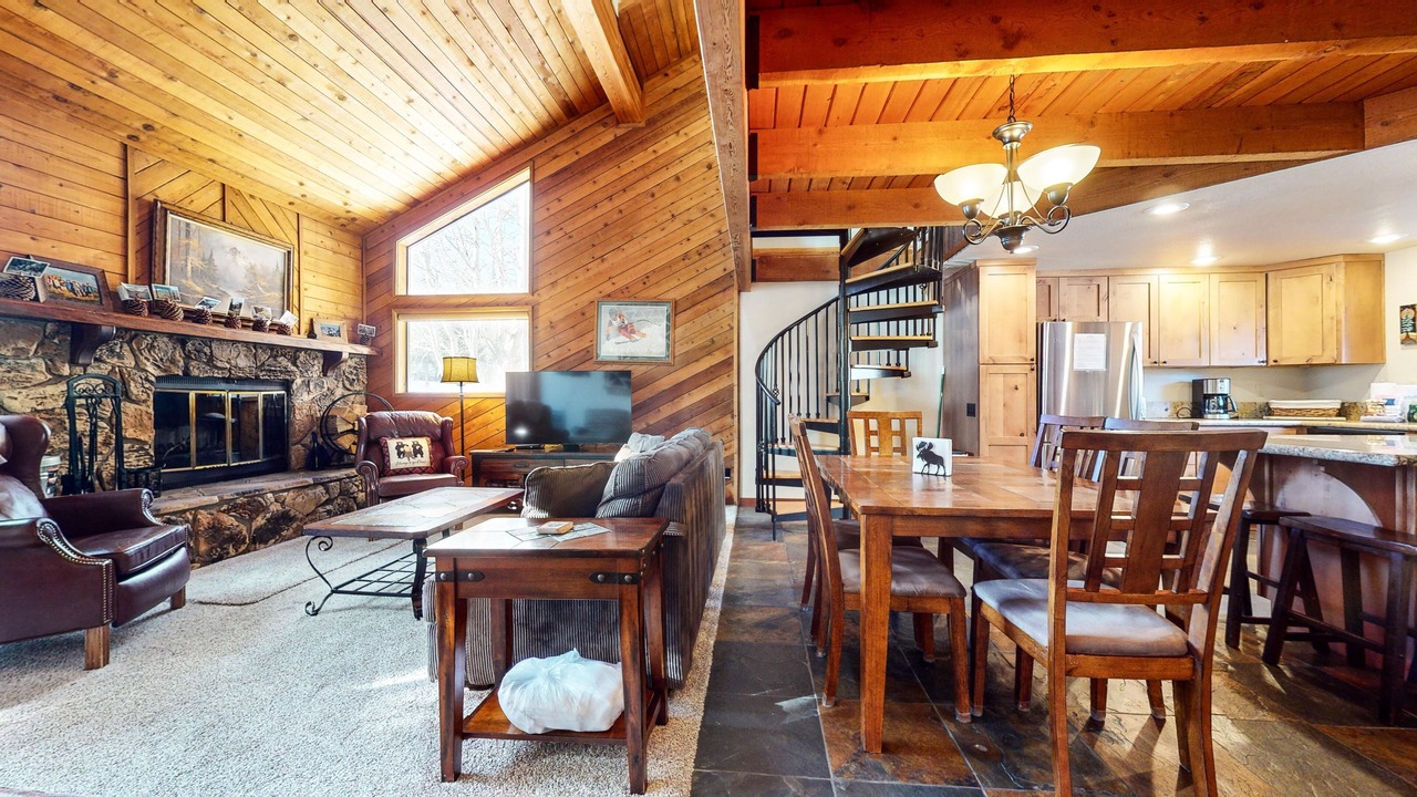 Photo of Bedroom in Mammoth Lakes