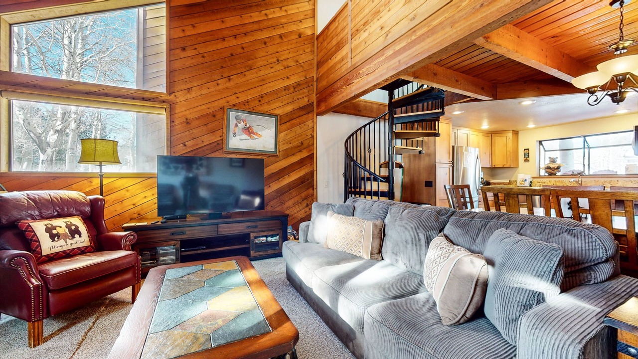 Photo of Bedroom in Mammoth Lakes