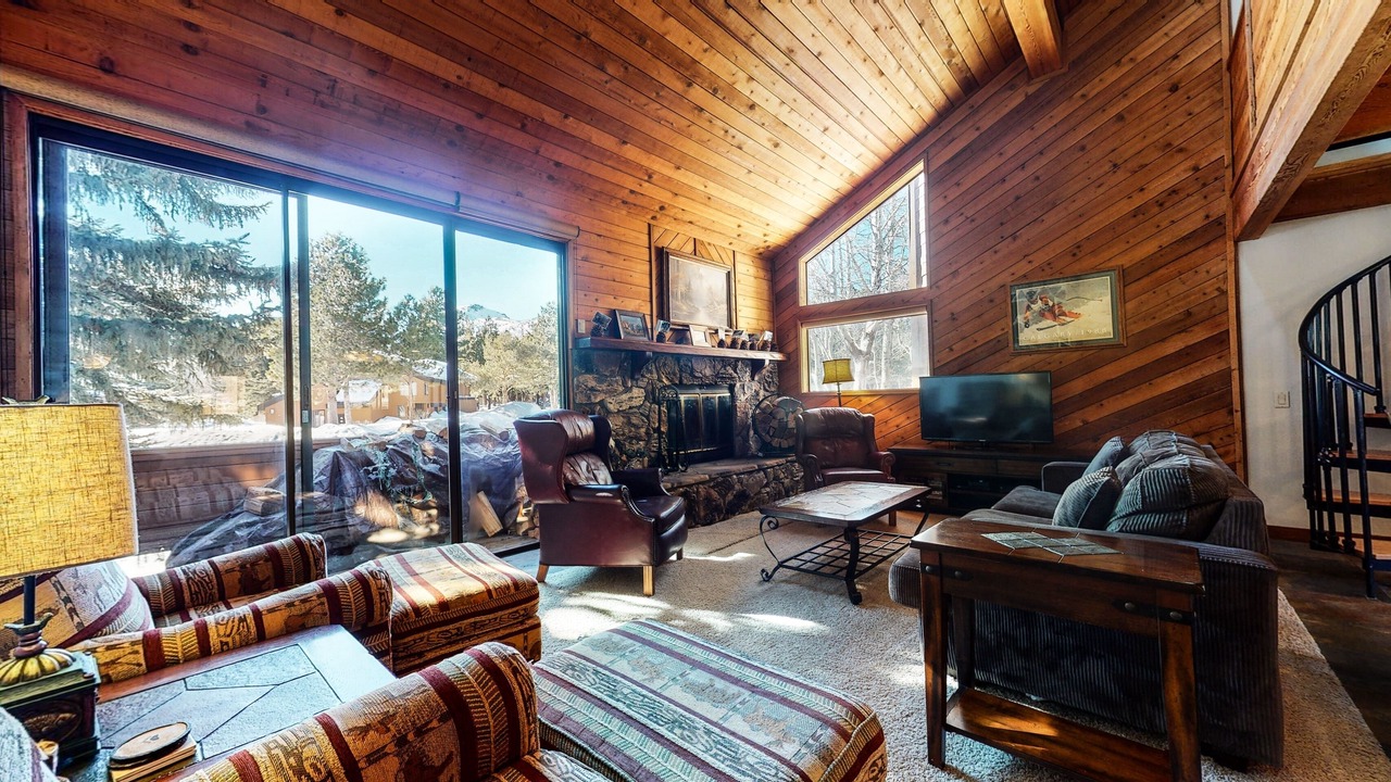 Photo of Bedroom in Mammoth Lakes