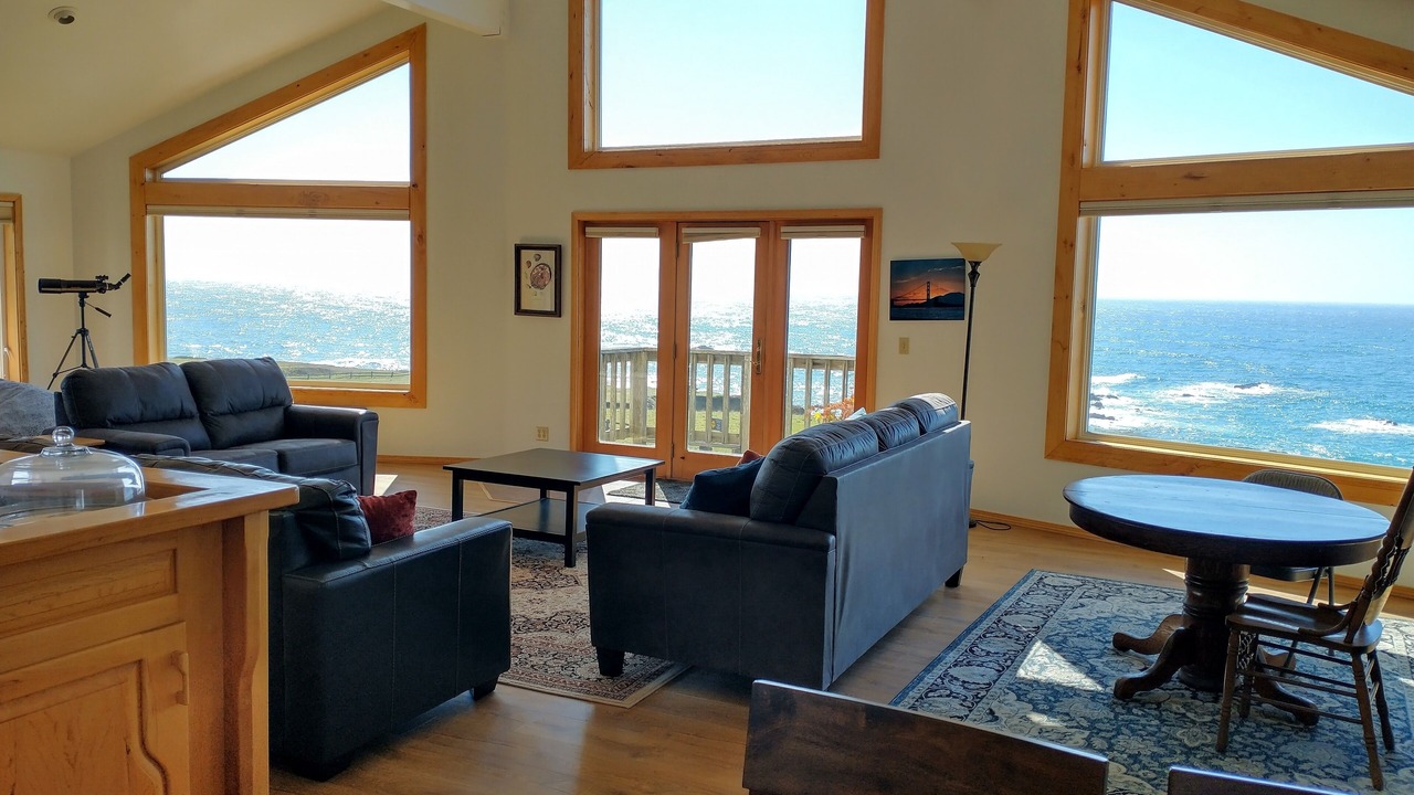 Photo of Livingroom in Shelter Cove