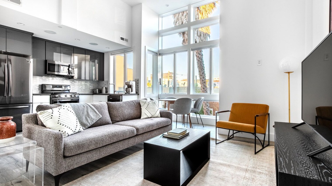 Photo of Livingroom in Downtown San Francisco