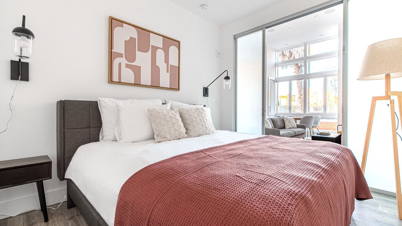 Photo of Bedroom in Downtown San Francisco