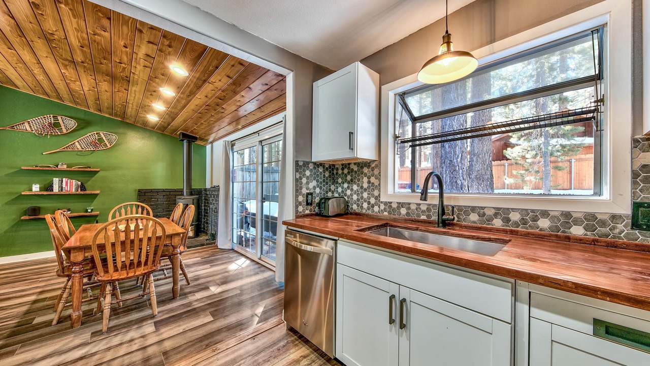 Photo of Kitchen in Black Bart