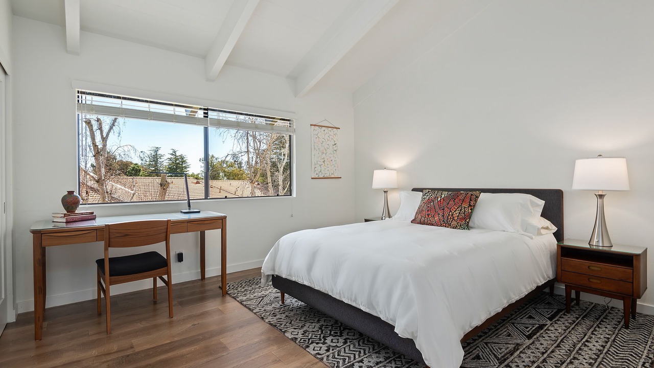 Photo of Bedroom in Alta Mesa