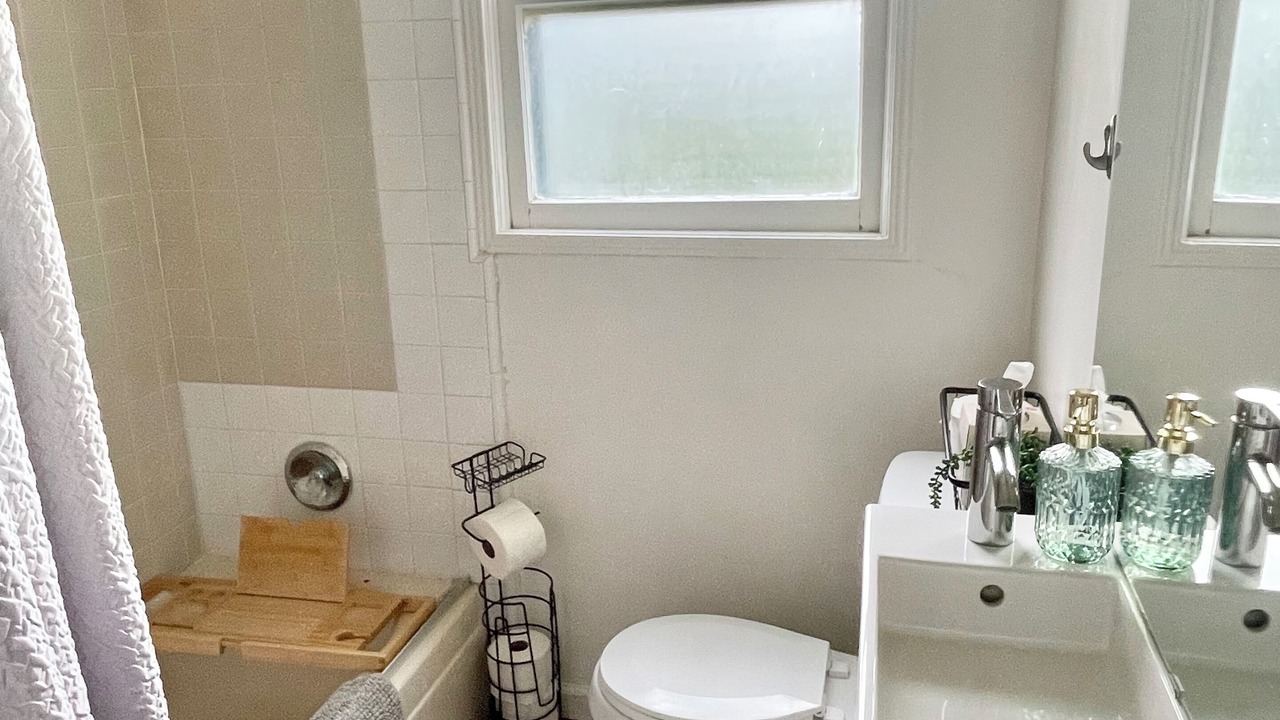 Photo of Bathroom in Oroville