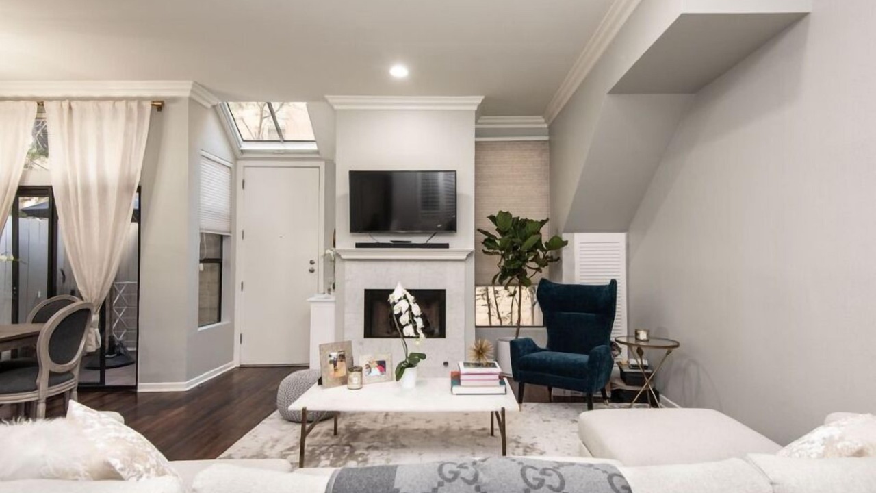 Photo of Livingroom in Beverly Grove