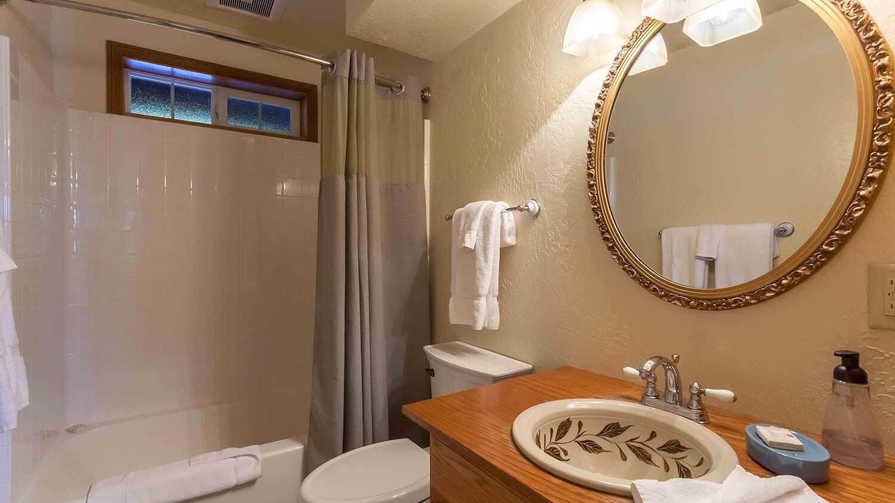 Photo of Bathroom in Serene Lakes