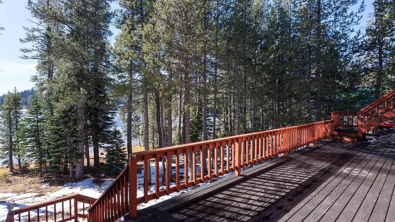 Photo of Outdoor in Serene Lakes