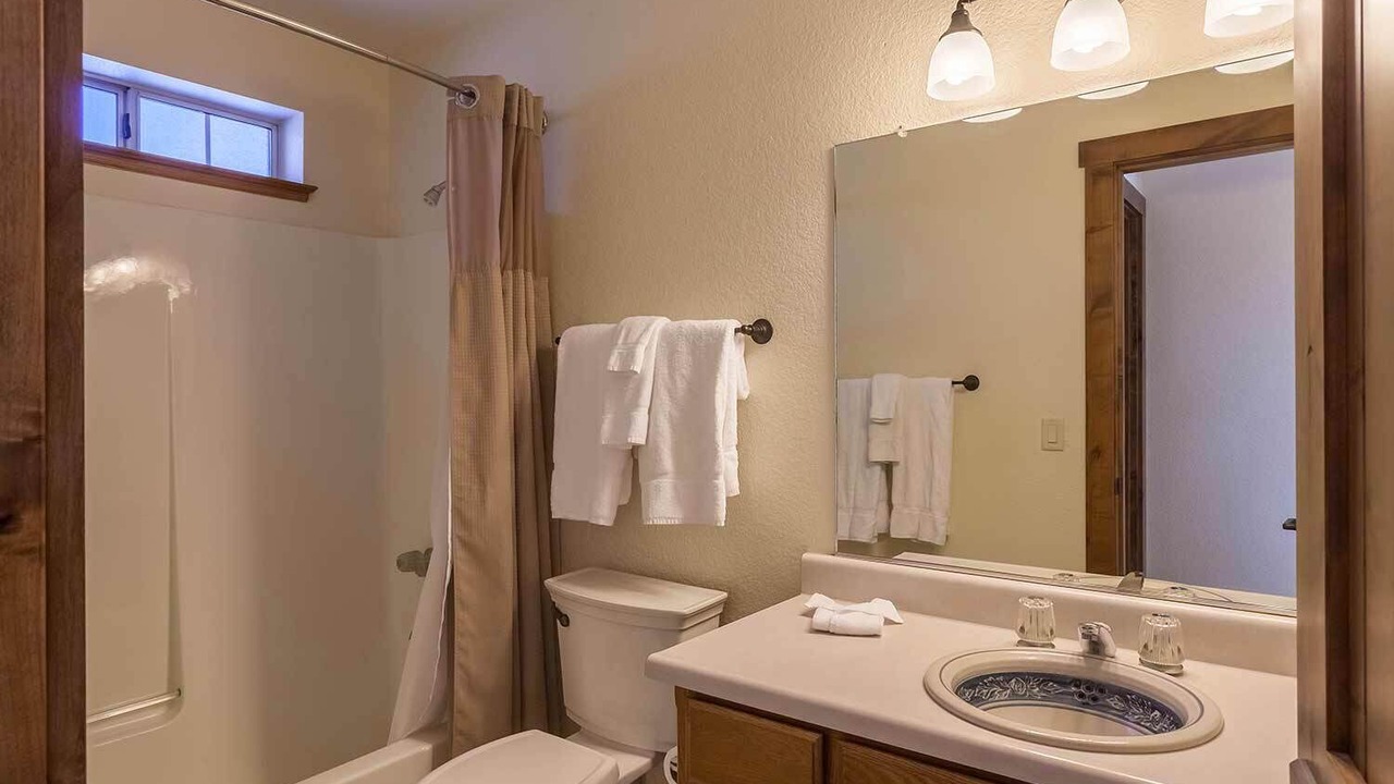 Photo of Bathroom in Serene Lakes