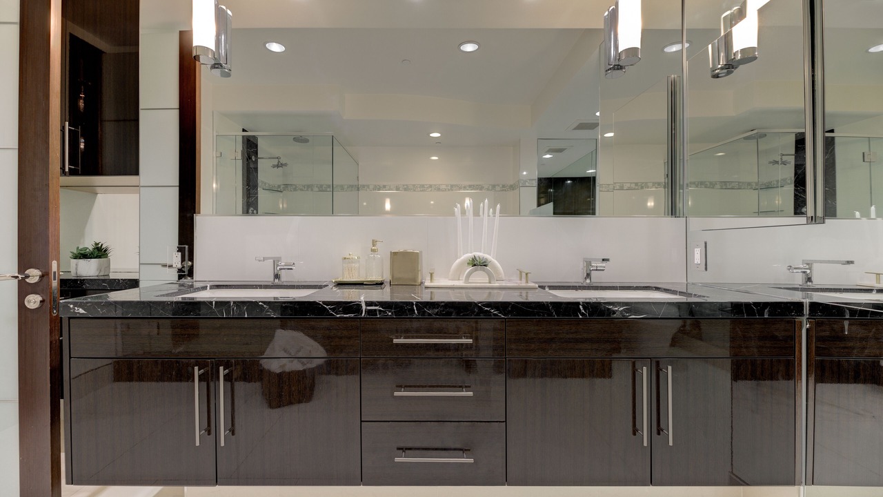 Photo of Bathroom in Pico - Robertson