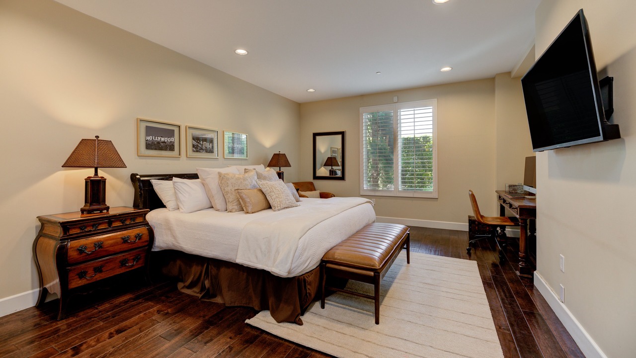 Photo of Bedroom in Pico - Robertson