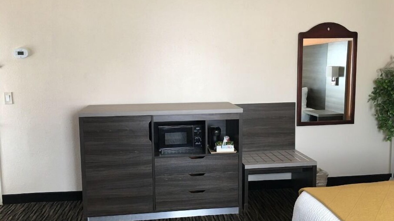 Photo of Bedroom in Munras Avenue