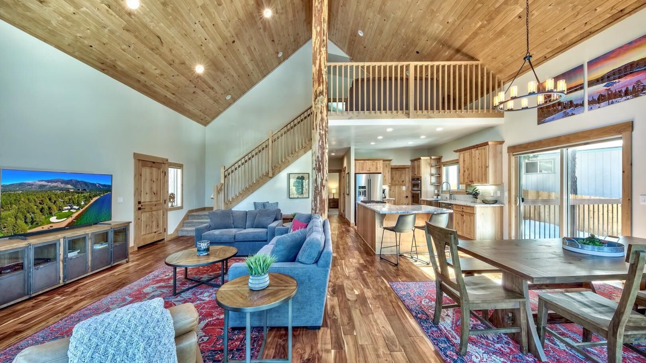 Photo of Bedroom in Country Club Estates