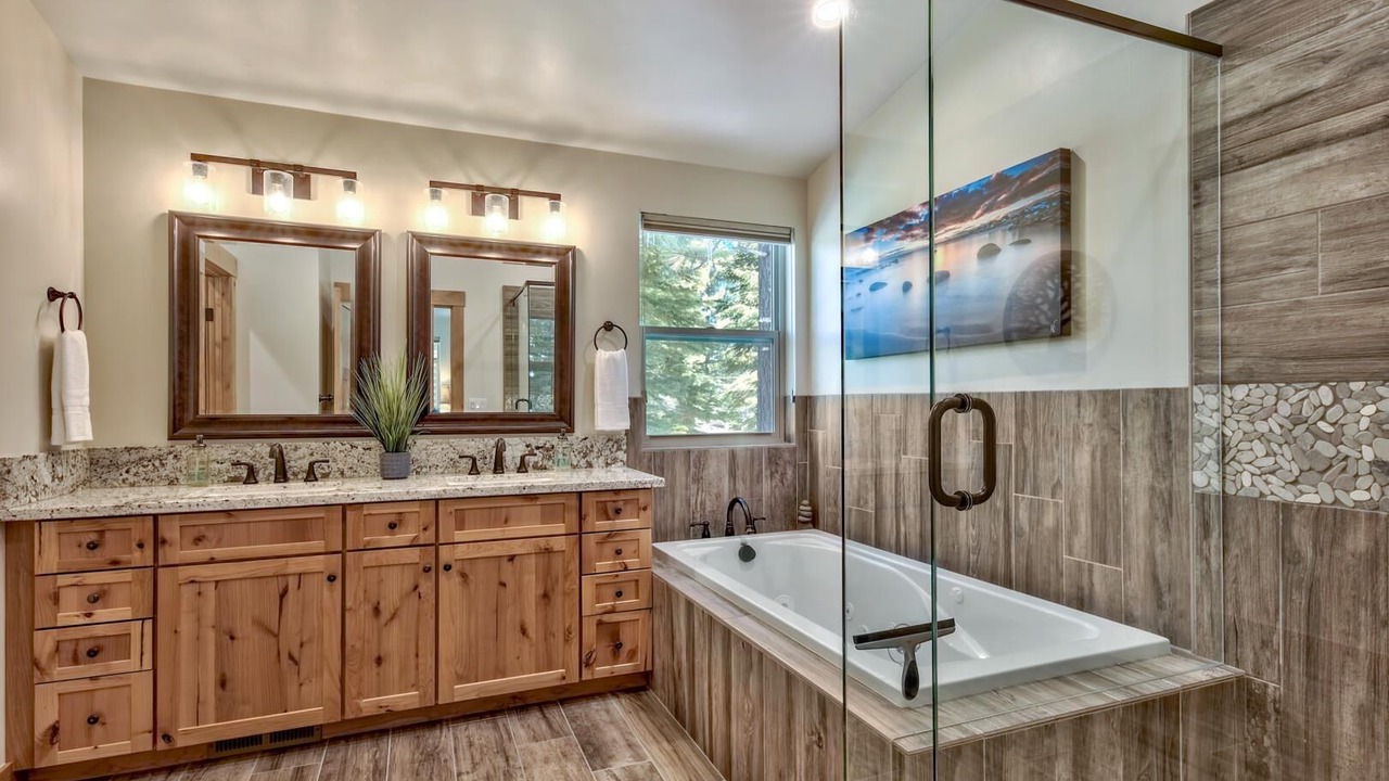 Photo of Bathroom in Country Club Estates