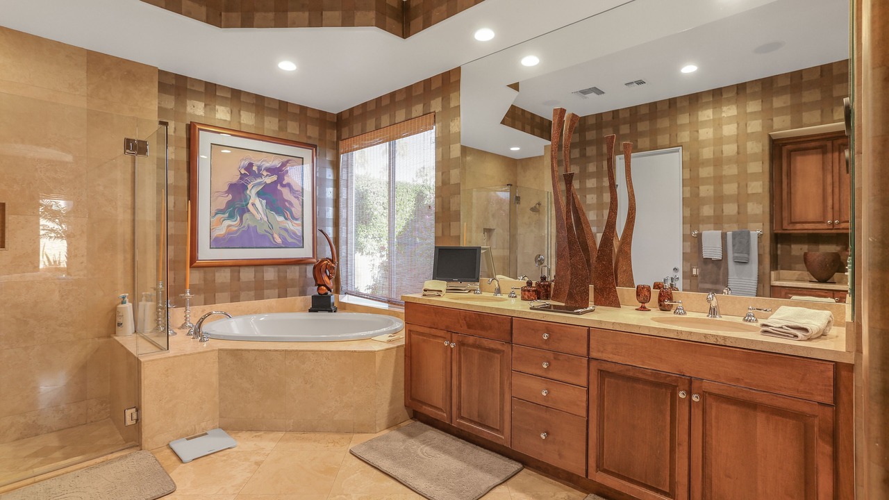 Photo of Bathroom in Araby Commons