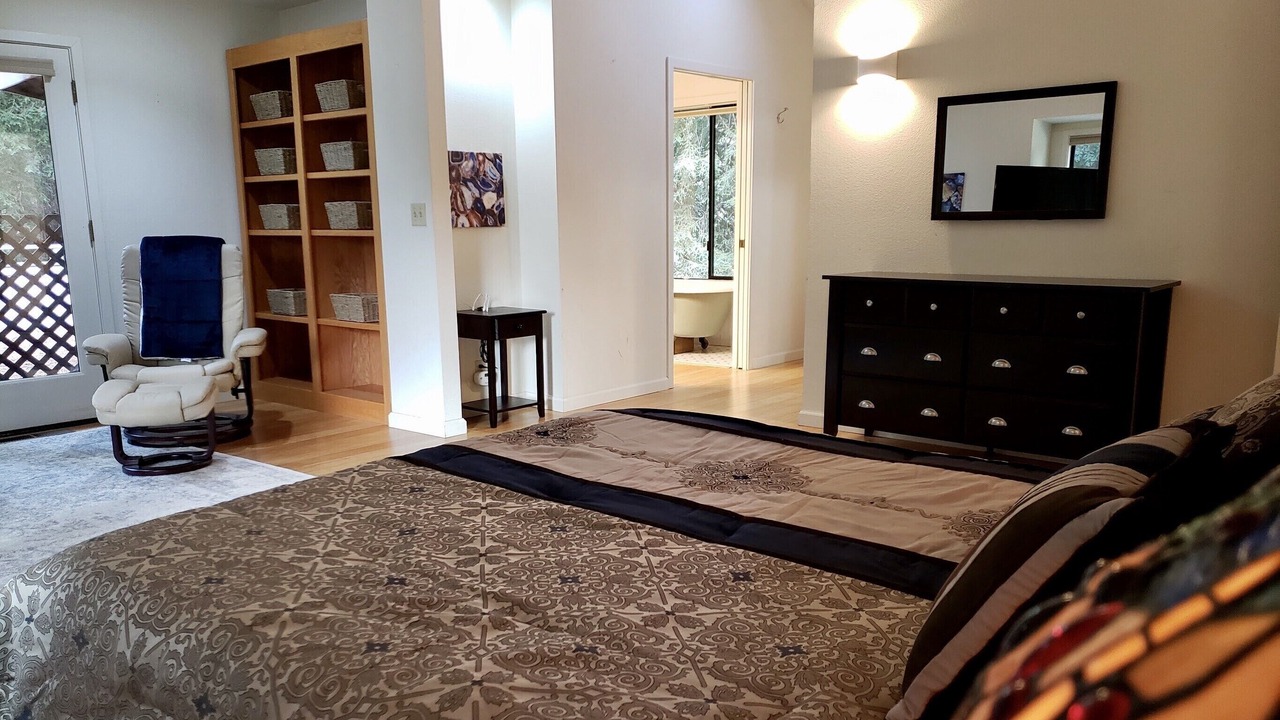 Photo of Bedroom in La Selva Beach