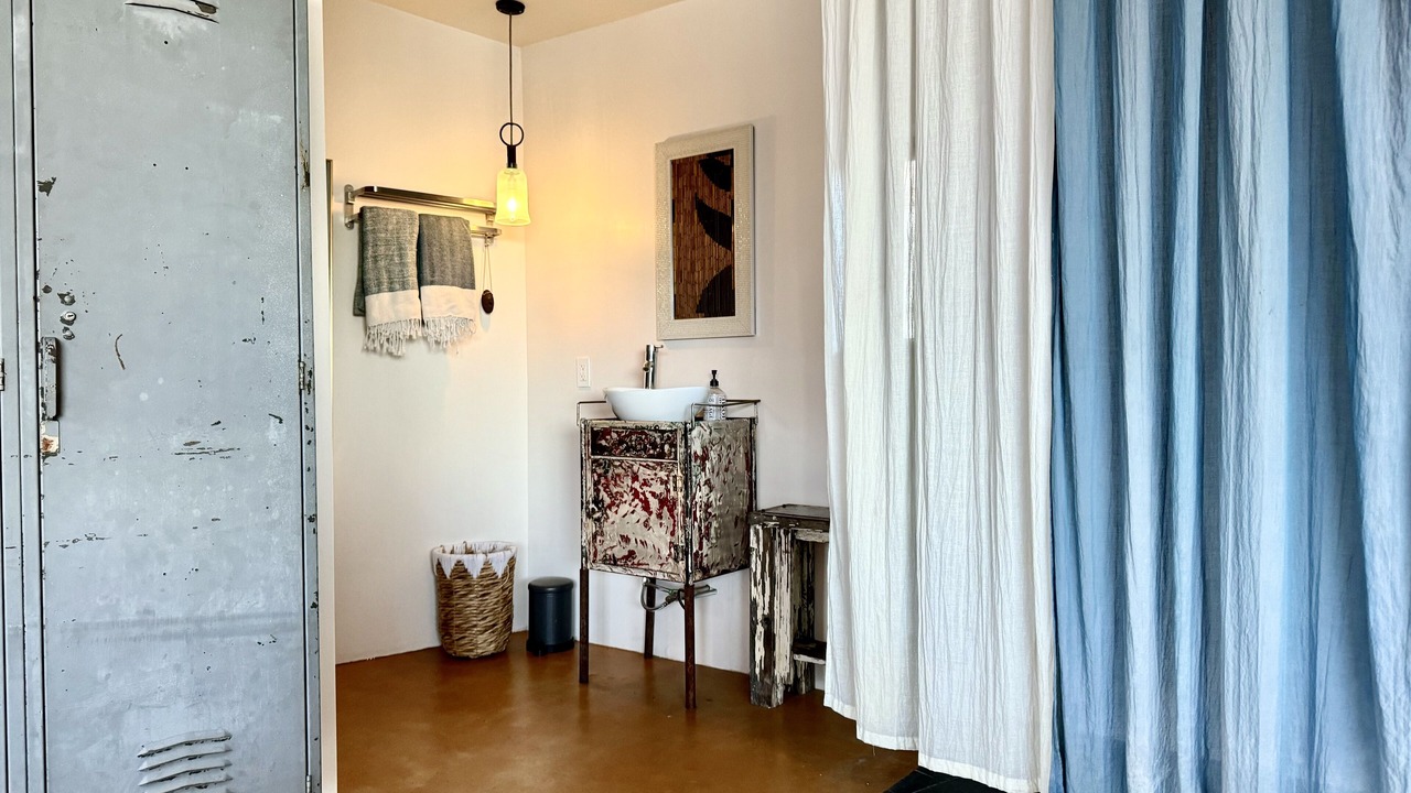 Photo of Bathroom in Lone Pine