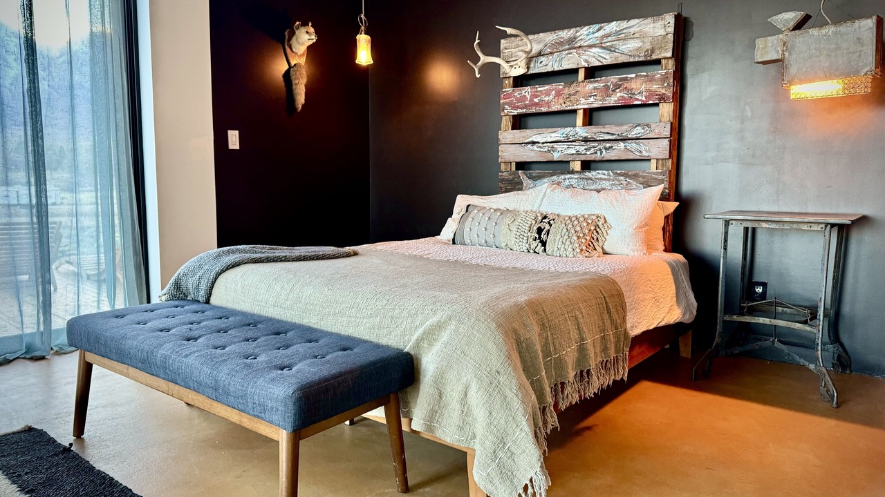Photo of Bedroom in Lone Pine