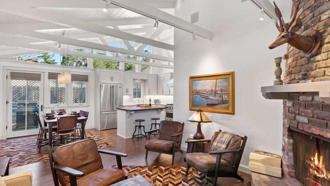 Photo of Livingroom in Northeast Carmel