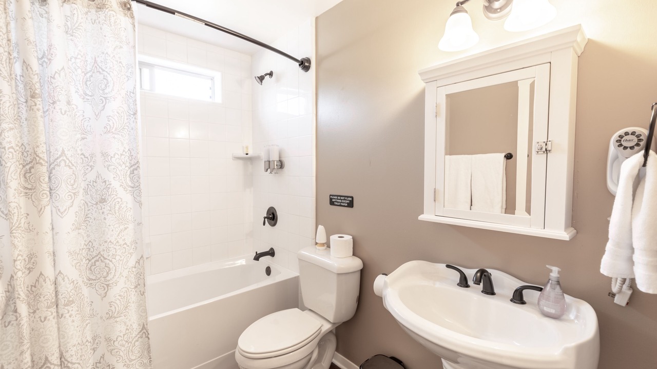 Photo of Bathroom in Mariposa