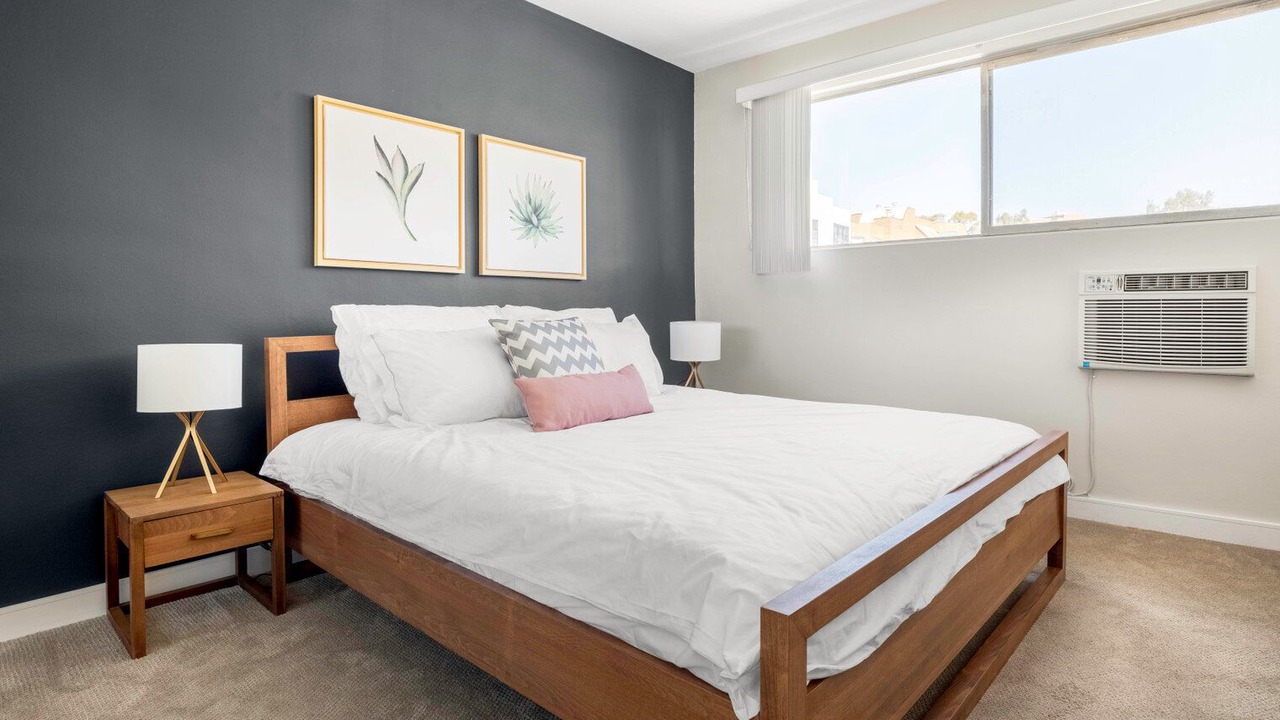 Photo of Bedroom in Sawtelle