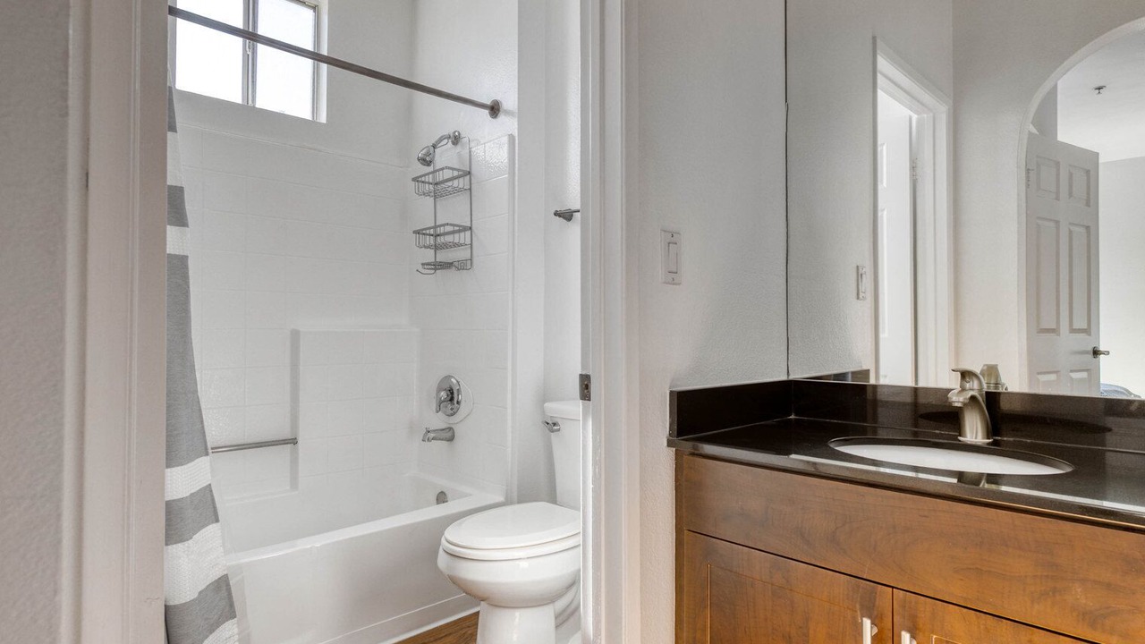 Photo of Bathroom in La Brea