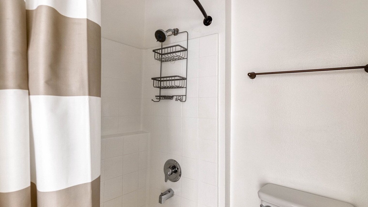 Photo of Bathroom in La Brea