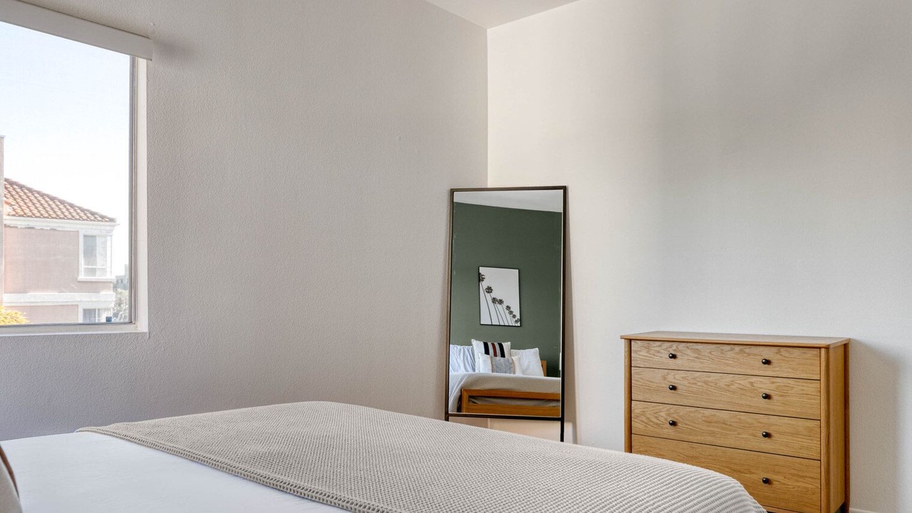 Photo of Bedroom in La Brea