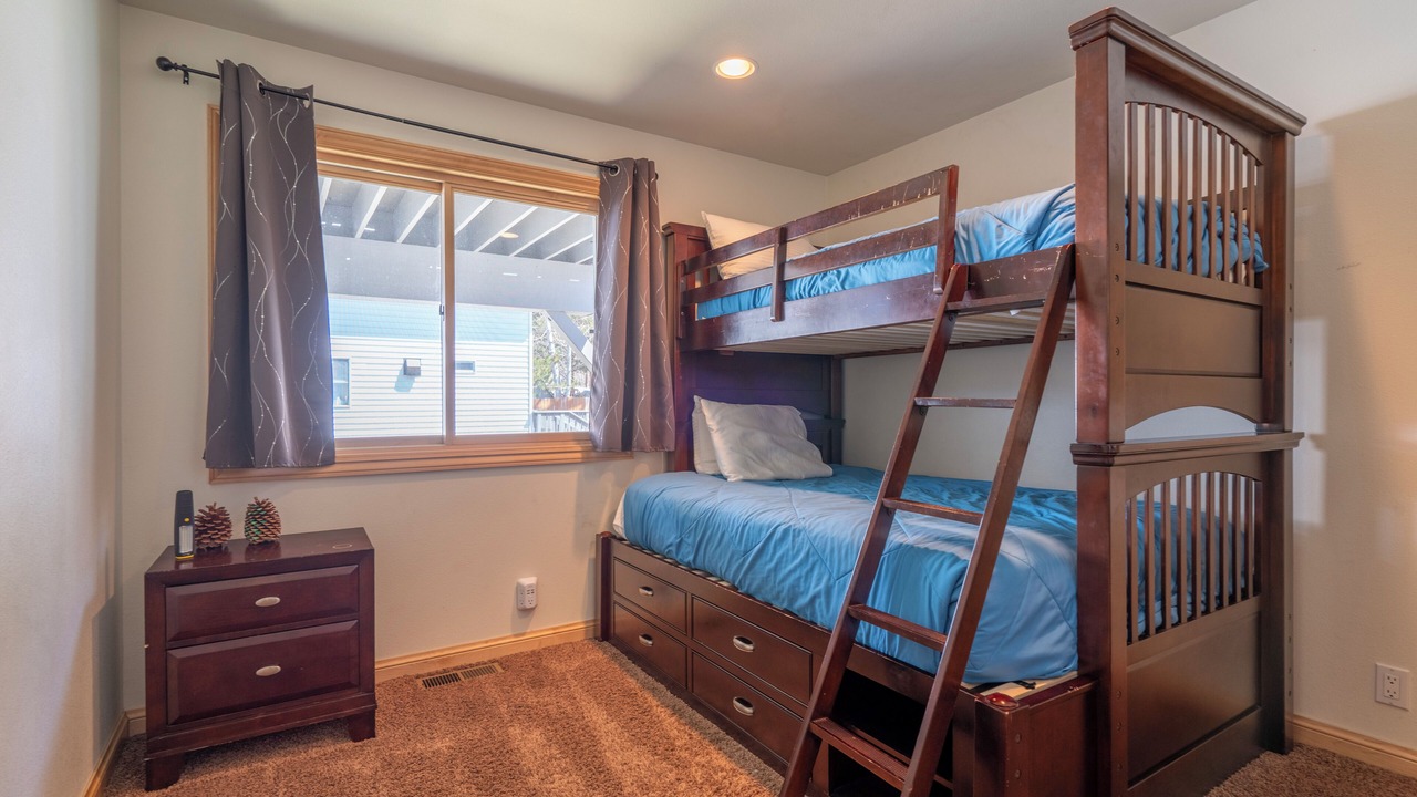 Photo of Bedroom in June Lake