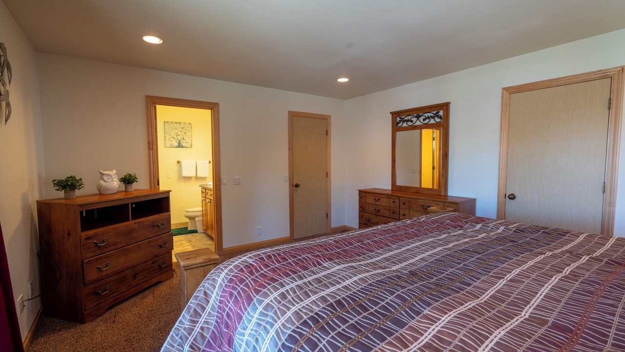 Photo of Bedroom in June Lake