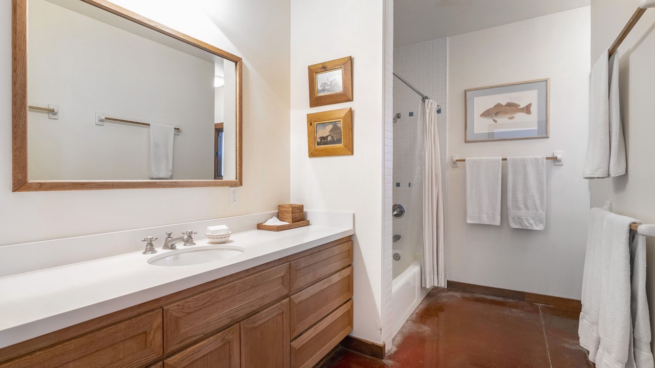 Photo of Bathroom in Carpinteria