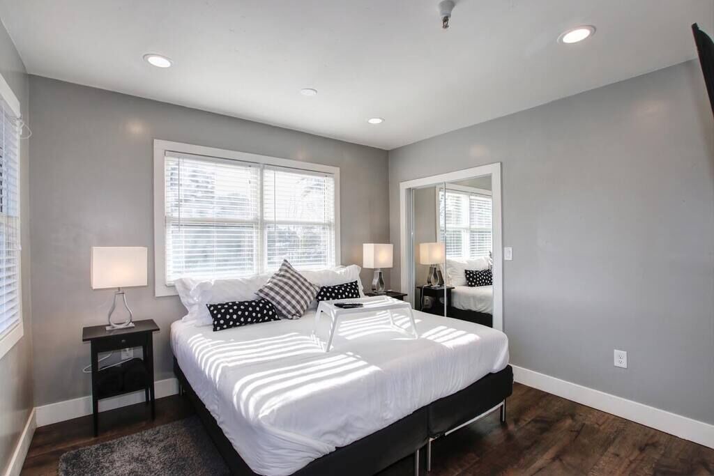 Photo of Bedroom in North Oak Park