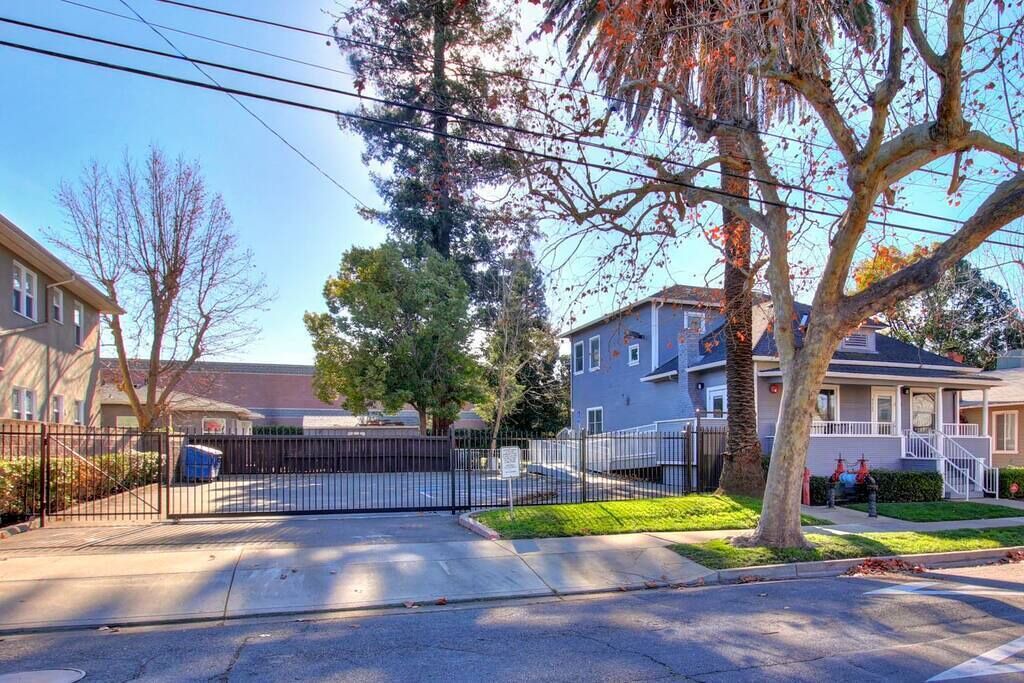 Photo of Outdoor in North Oak Park