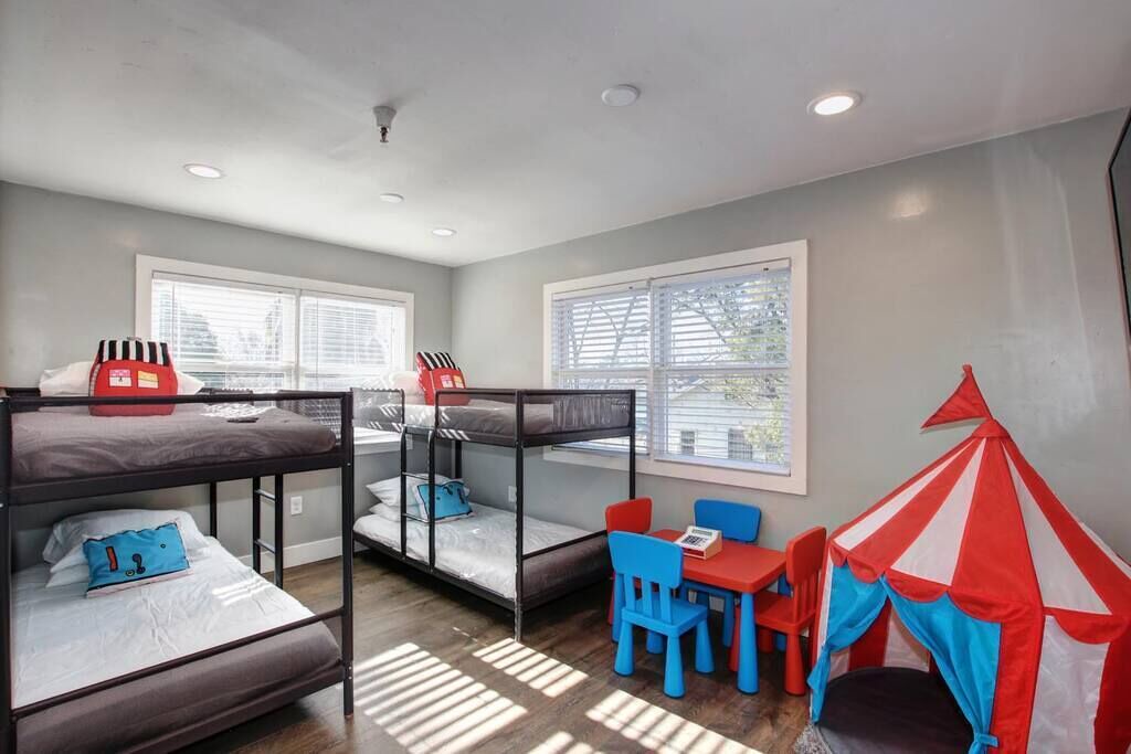 Photo of Bedroom in North Oak Park