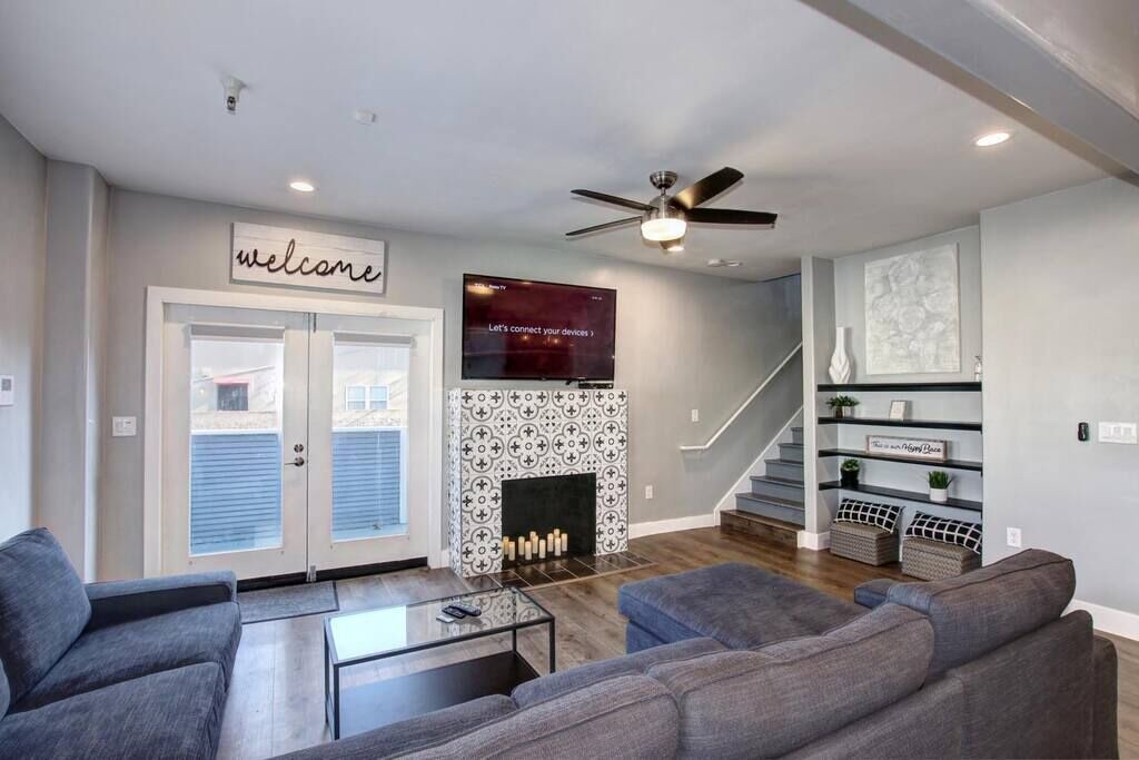 Photo of Livingroom in North Oak Park