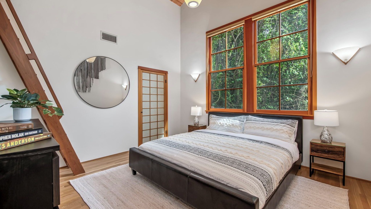 Photo of Bedroom in Santa Monica Canyon
