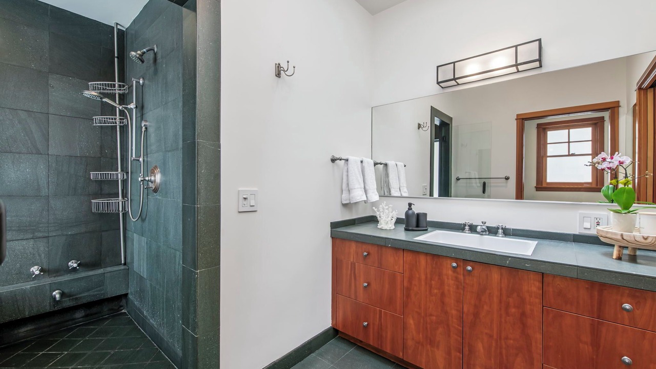 Photo of Bathroom in Santa Monica Canyon