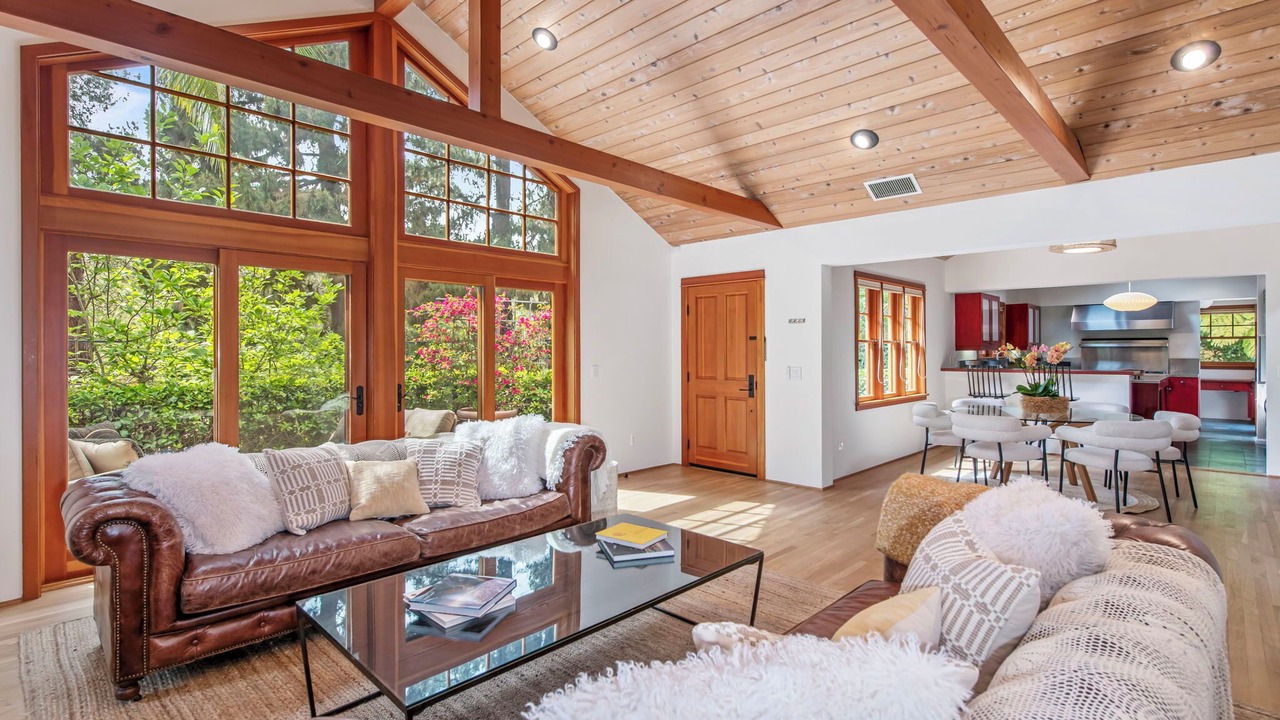 Photo of Livingroom in Santa Monica Canyon